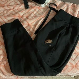 Black Nike sweatpants